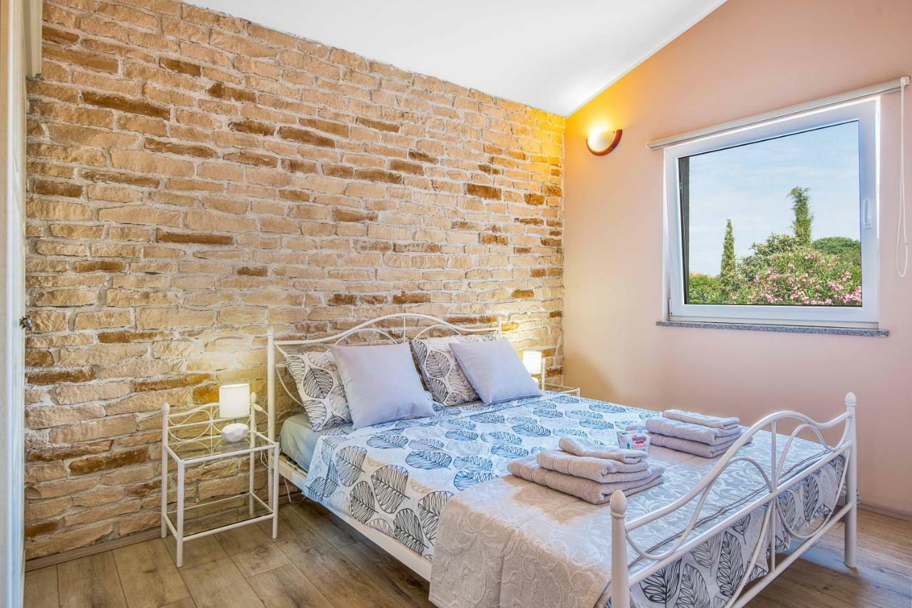 Haus Vita Pula Extérieur photo